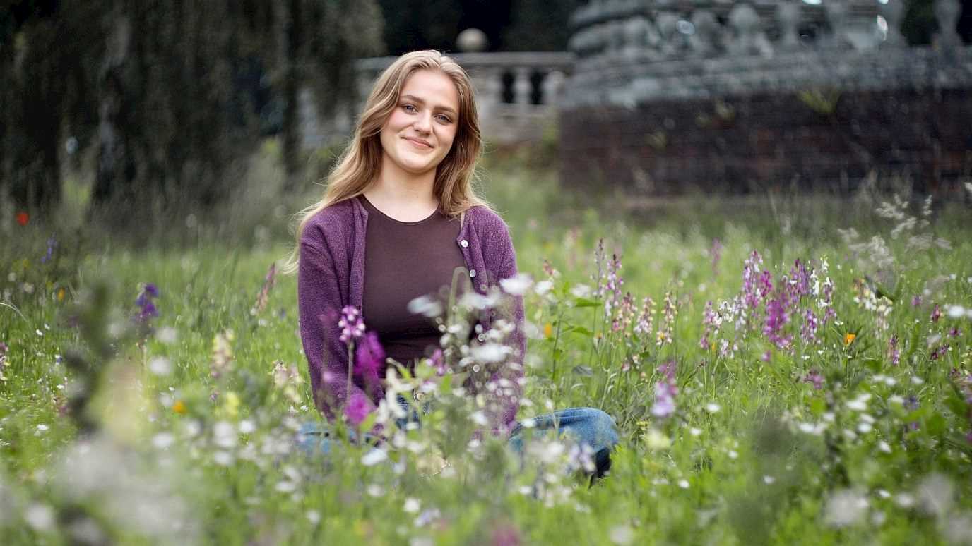 Amelia gold campaign smaller.png