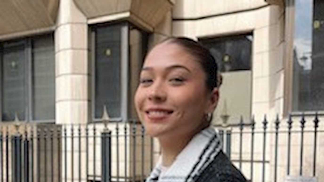 Lumsen, Isabella - Profile Picture.jpg (1)