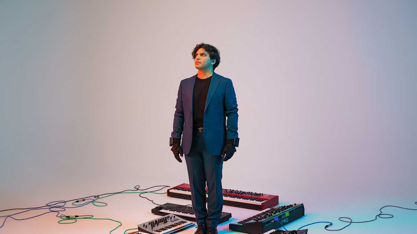 ZUBIN KANGA RAPHAEL NEAL 07