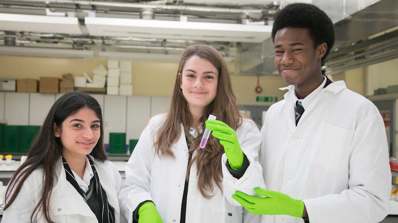 Three students in lab (2) - RDD - Biological Sciences